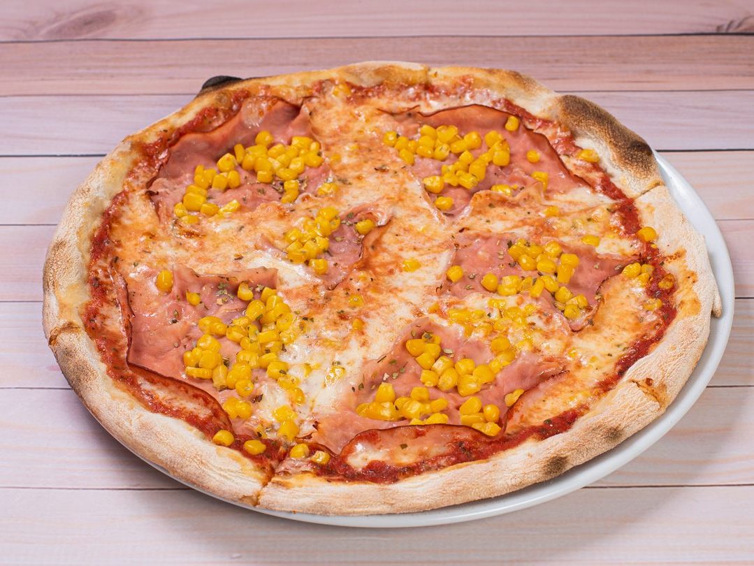 Sonkás, kukoricás Pizza