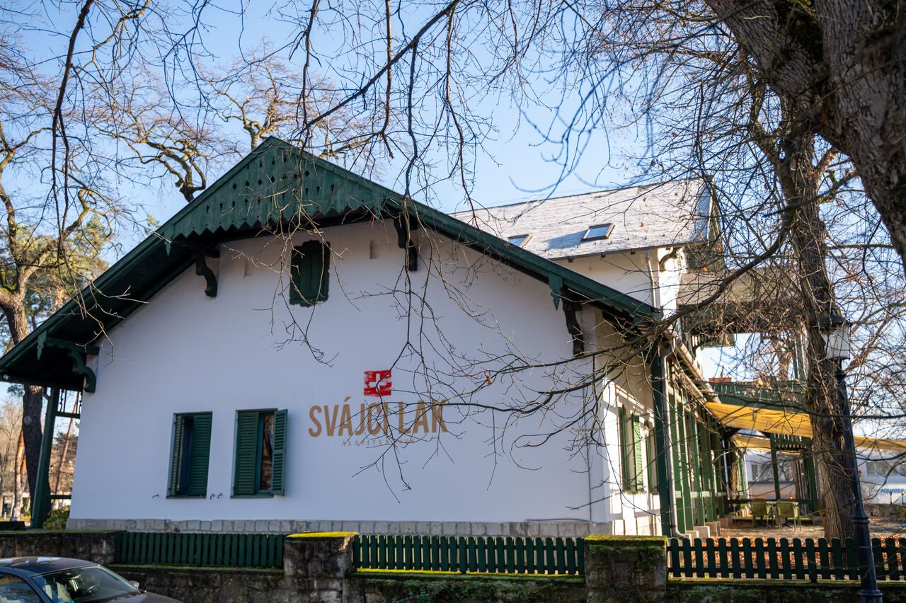 A Svájci 5